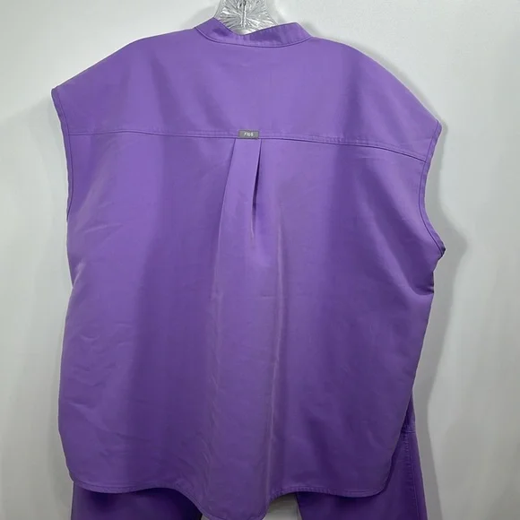 Figs Women’s Two Piece Scrub Set Rafaela Top and Kade Pants purple size XL. - Picture 6 of 13